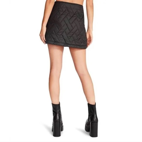 Steve Madden Women's Sz. 6 Micro Mini Skirt Quilted Full Front Zipper Black NWT - Picture 2 of 8